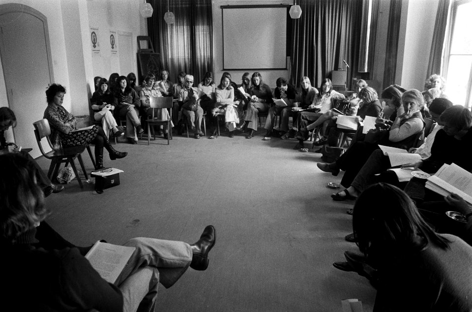 Emancipatieweekend van Dolle Mina in jeugdherberg Ockenburg in Den Haag, Bestanddeelnr 927-9473