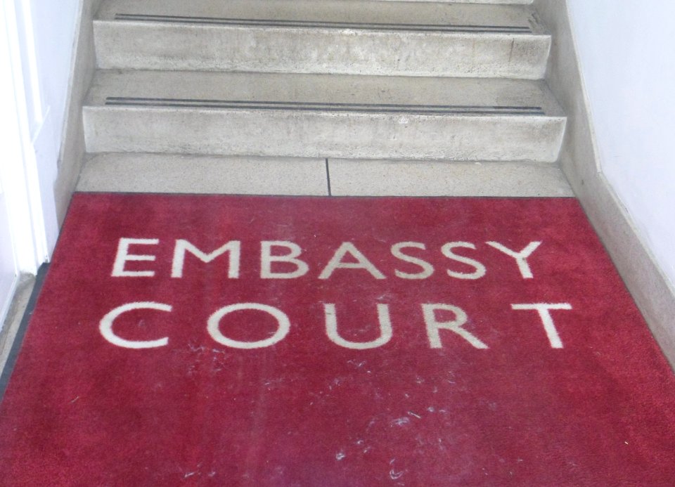 Embassy Court, King's Road, Brighton (NHLE Code 1381645) (March 2014) (Main Entrance) (1)
