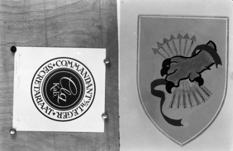 Embleem. Links stempelontwerp Secretariaat Kabinet Commandant van het Leger.…, Bestanddeelnr 8725