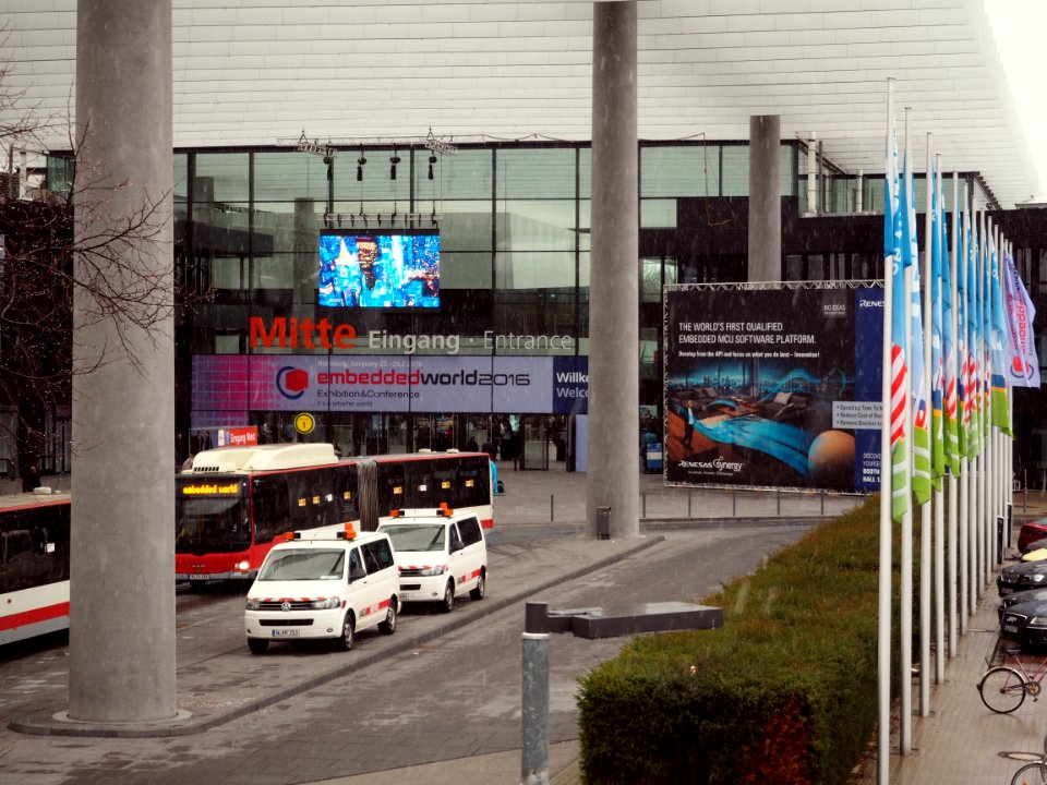 Embedded World 2016, Eingang Mitte