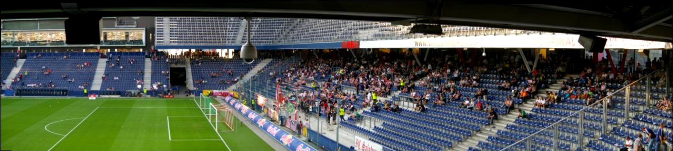EM Stadion Nord- und Westtribüne