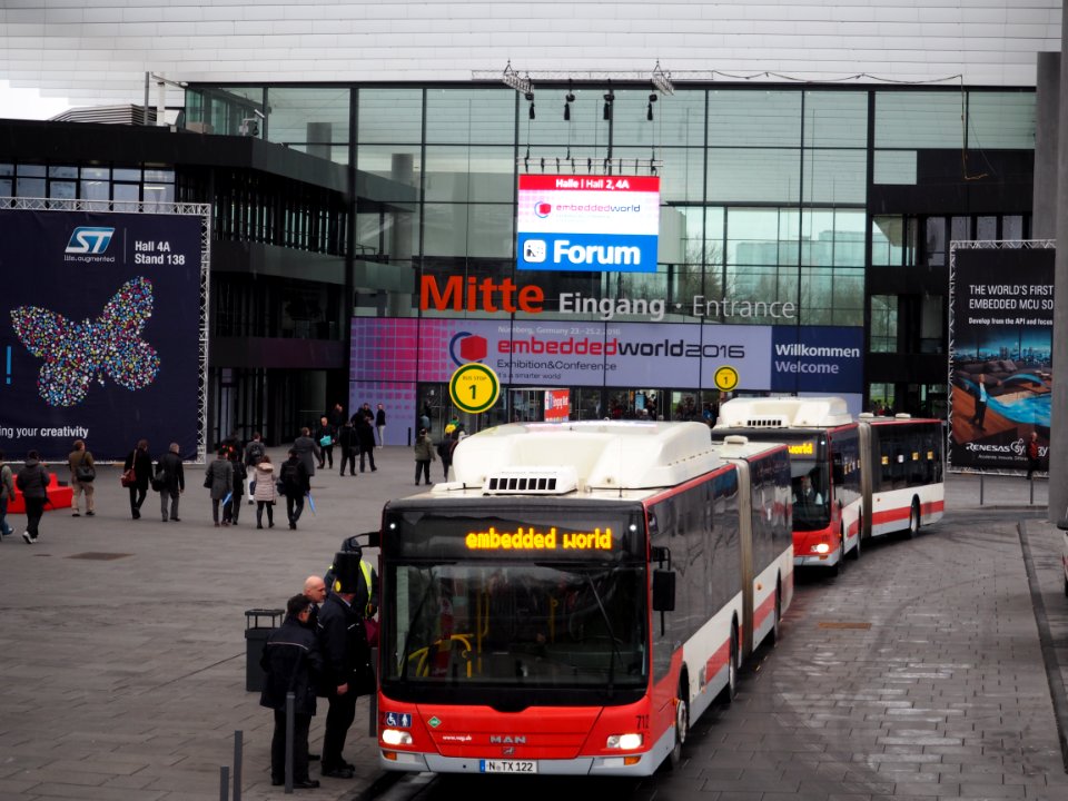 Embedded World 2016, Eingang Mitte (02)