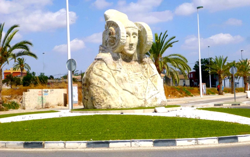 Elche - Rotonda de la Calle Jacarilla 3
