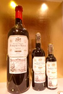 Elciego - Ciudad del Vino-Marqués de Riscal, tienda-bar 11
