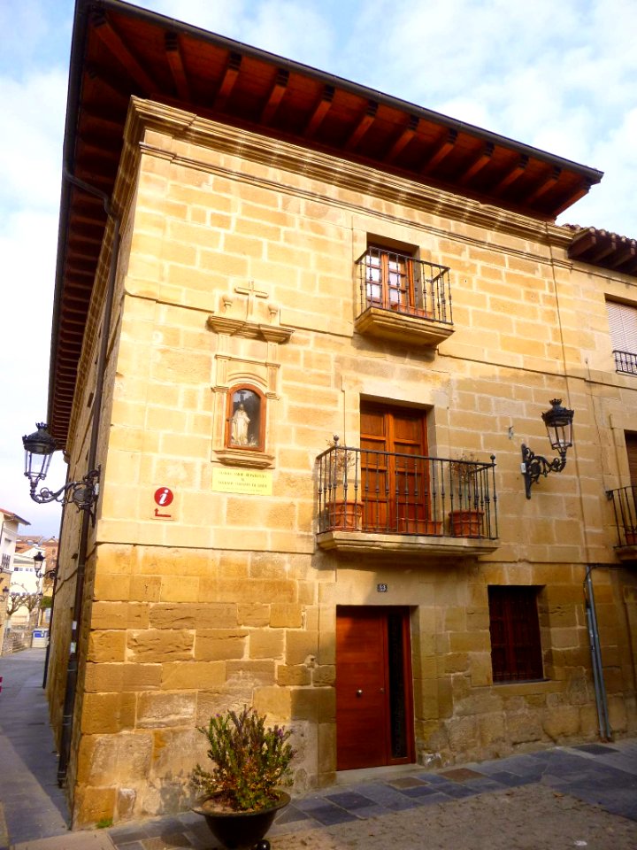 Elciego - Casa de los Maestros (Oficina de Turismo y Biblioteca) 3