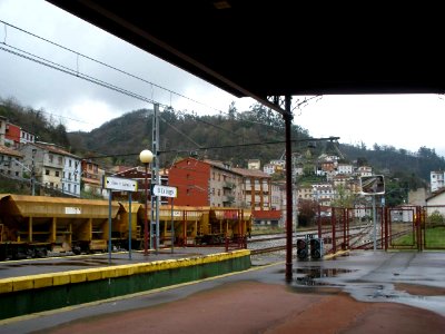 El Entrego (San Martín del Rey Aurelio) - Estación de FEVE