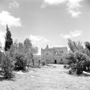 El Mugraga op de berg Carmel. Kerkgebouw in barokstijl met aanbouw met op de voo, Bestanddeelnr 255-0887
