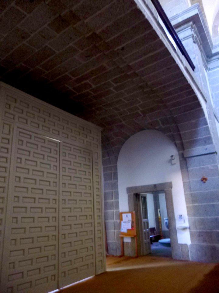 El Escorial - Iglesia de San Bernabé, interior 14