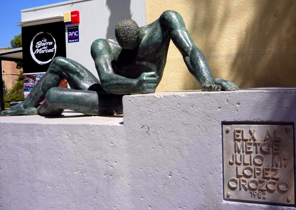 Elche - Monumento a Julio María López Orozco 2