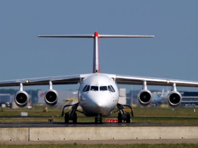 EI-RJJ Cityjet British Aerospace Avro RJ85 - cn E2347, taxiing 21july2013 pic-001
