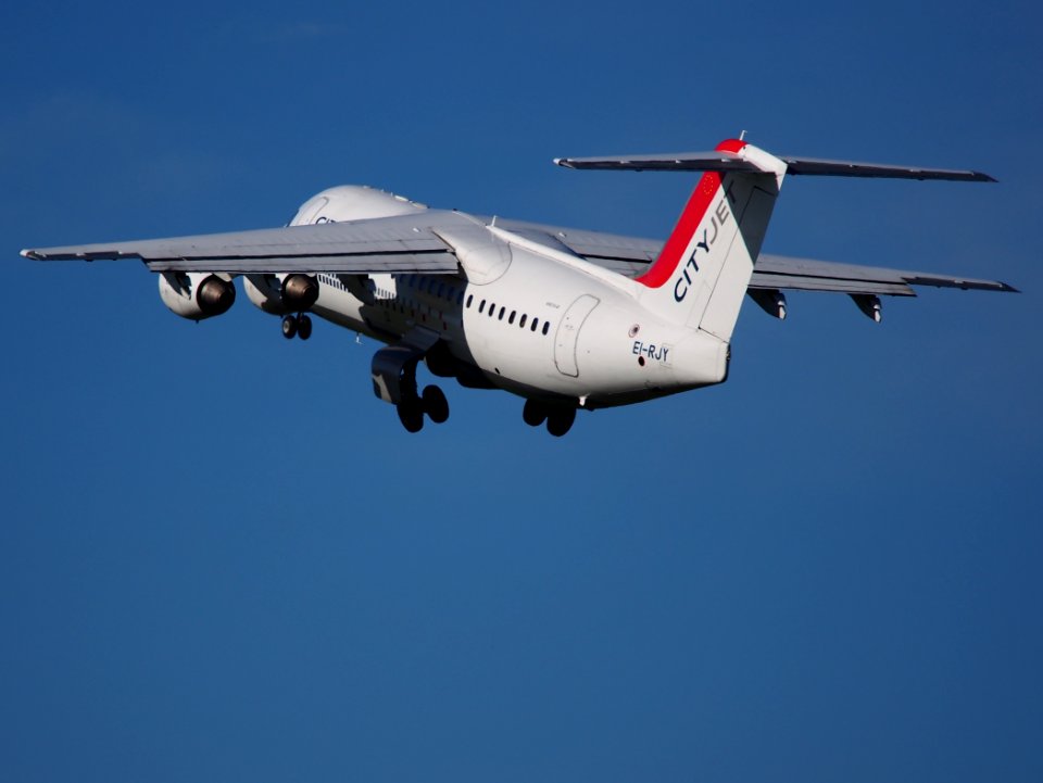 EI-RJY Cityjet British Aerospace Avro RJ85 takeoff from Schiphol (AMS - EHAM), The Netherlands, 11june2014, pic-5