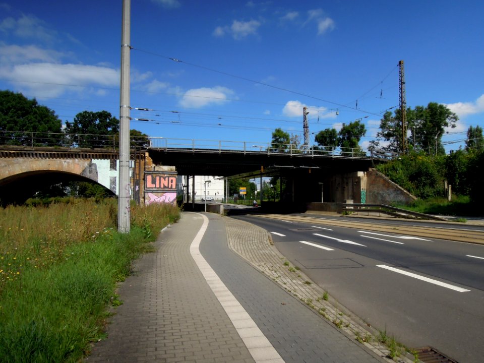 Eisenbahnviadukt und Behelfsbrücken über die Delitzscher Straße in Wiederitzsch im August 2017