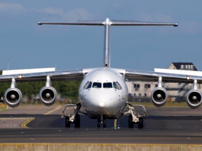 EI-RJH Cityjet British Aerospace Avro RJ85 - cn E2345 taxiing 19july2013 pic2