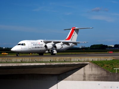 EI-RJJ Cityjet British Aerospace Avro RJ85 - cn E2347 taxiing 19july2013 pic-001