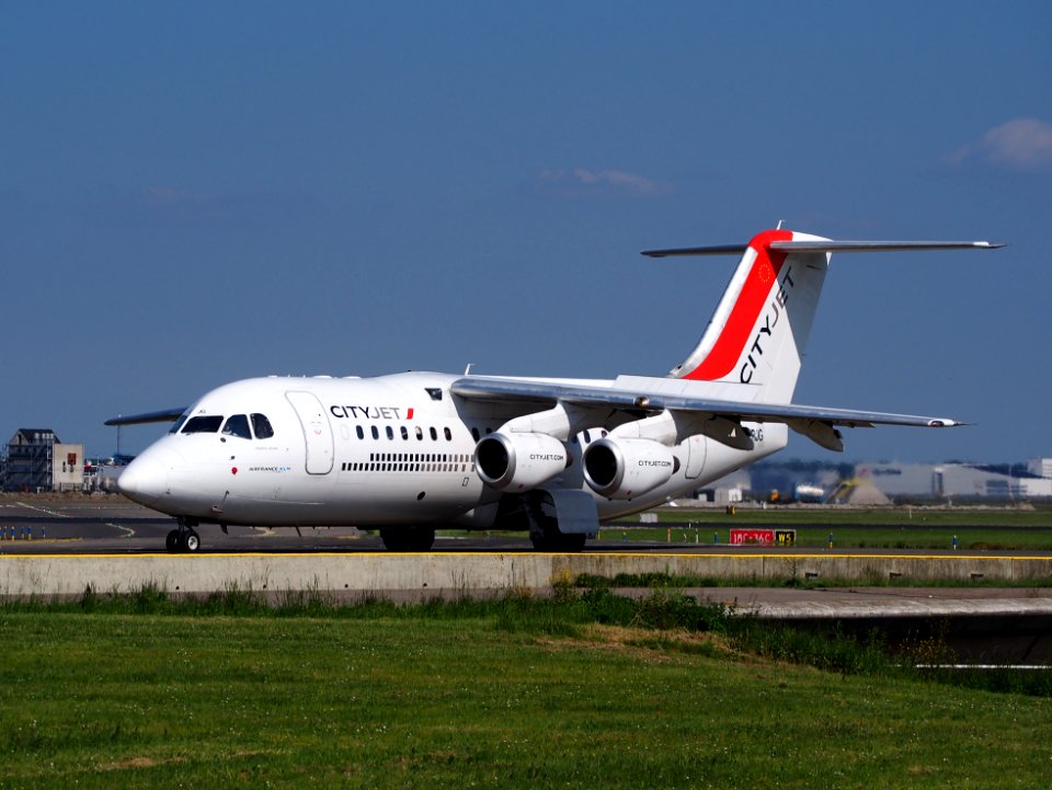 EI-RJG CityJet, AVRO RJ 85, taxiing at Schiphol (AMS - EHAM), The Netherlands, 16may2014, pic1