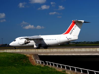 EI-RJJ Cityjet British Aerospace Avro RJ85 - cn E2347 taxiing 19july2013 pic-003