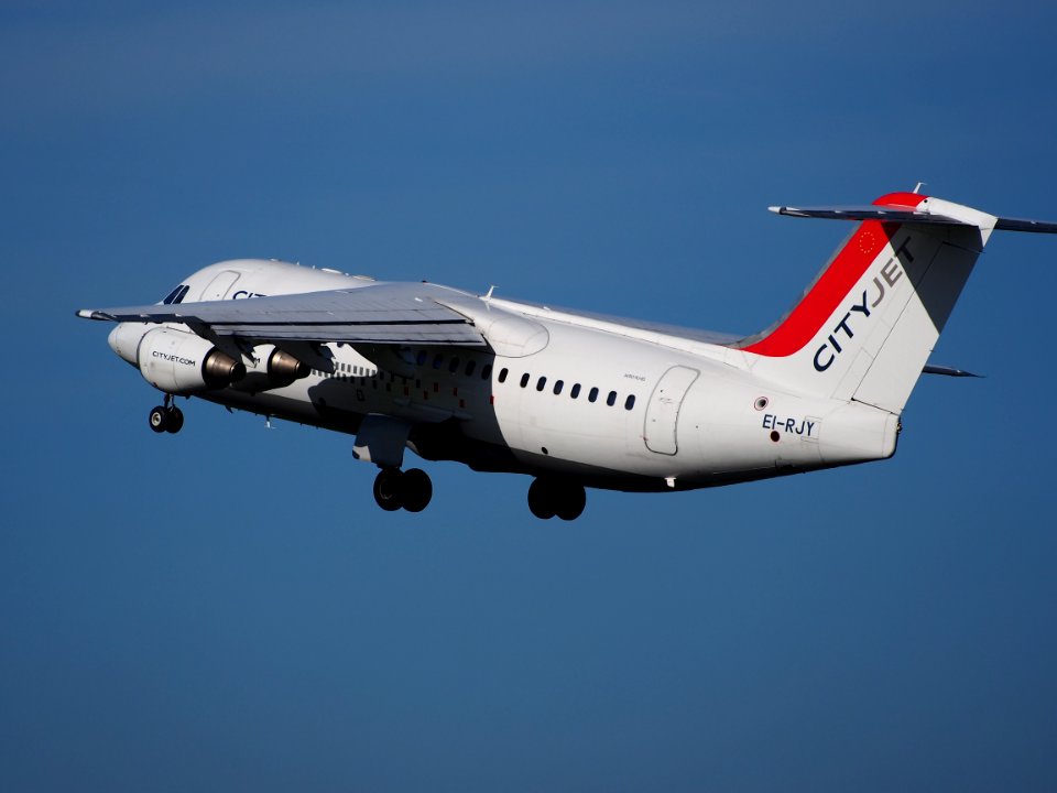 EI-RJY Cityjet British Aerospace Avro RJ85 takeoff from Schiphol (AMS - EHAM), The Netherlands, 11june2014, pic-4