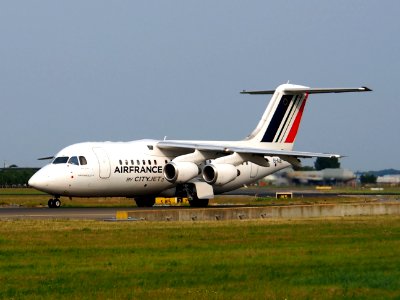 EI-RJB Cityjet British Aerospace Avro RJ85 - cn E2330, taxiing 22july2013 pic-001