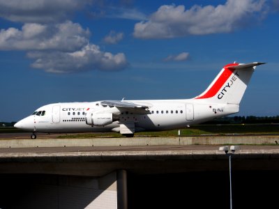 EI-RJJ Cityjet British Aerospace Avro RJ85 - cn E2347 taxiing 19july2013 pic-002