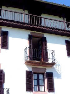 Elbete (Baztan) - Balcones 01