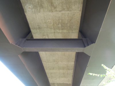 Elbebrücken südlich Wittenberg -Untersicht mit Hohlkästen der Straßenbrücke am südlichen Brückenkopf- Ende August 2018b