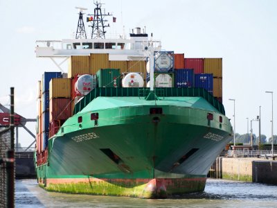 Elbfeeder - IMO 9388522, Bouwdewijnsluis
