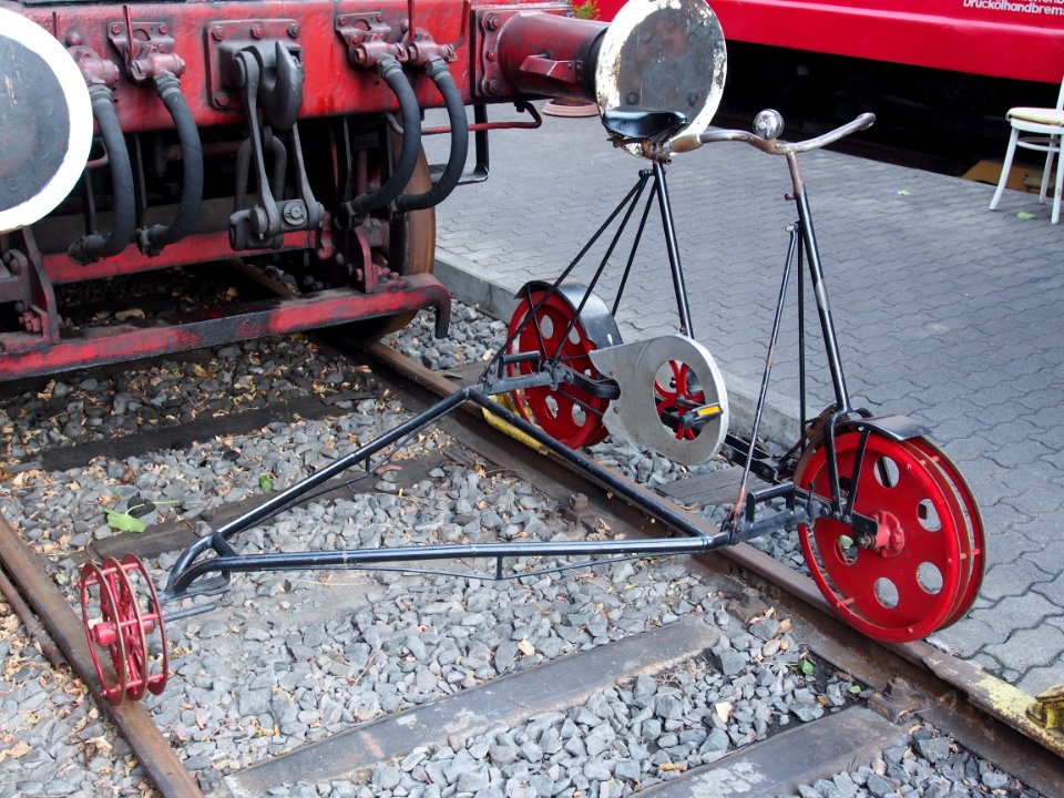 Eisenbahnfahrrad, Pfalzbahn-Museum, Eisenbahnmuseum Neustadt-Weinstraße bild 1