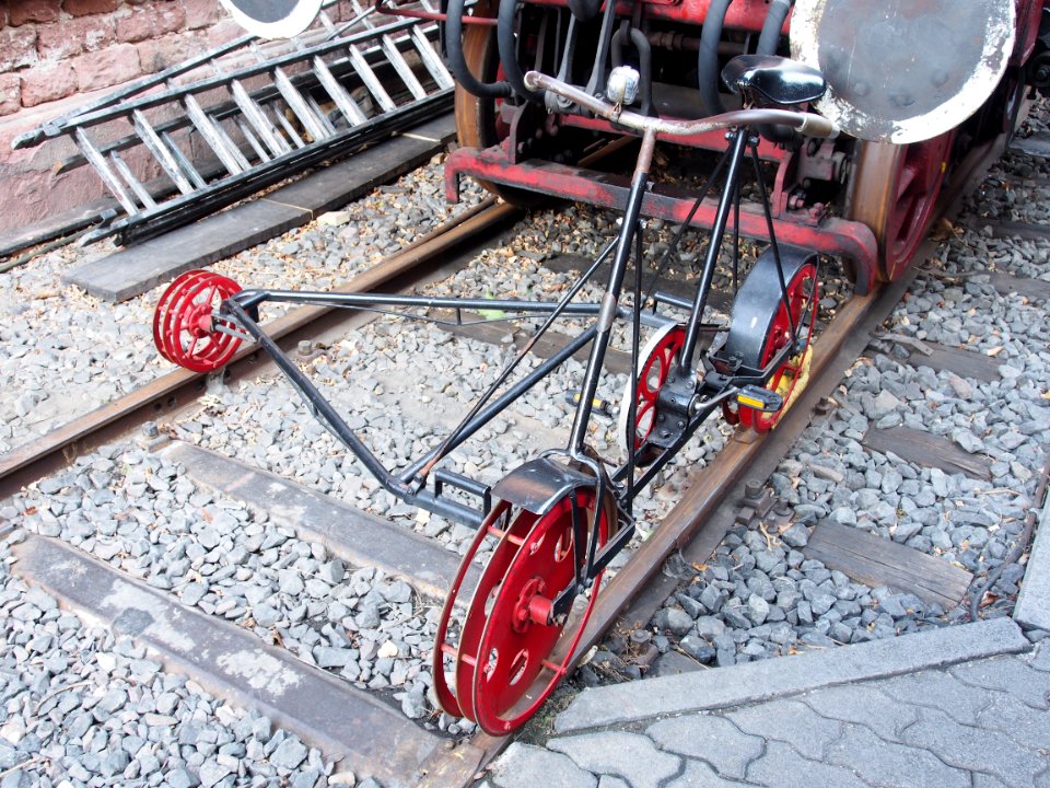 Eisenbahnfahrrad, Pfalzbahn-Museum, Eisenbahnmuseum Neustadt-Weinstraße bild 2
