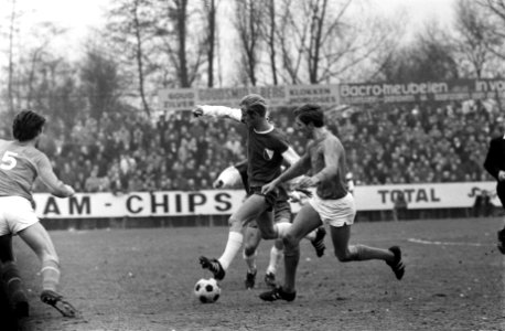 Elinkwijk tegen Volendam 0-2.1. Nummer 1 Groenendijk (links) in aktie, nummer 2 , Bestanddeelnr 923-3485