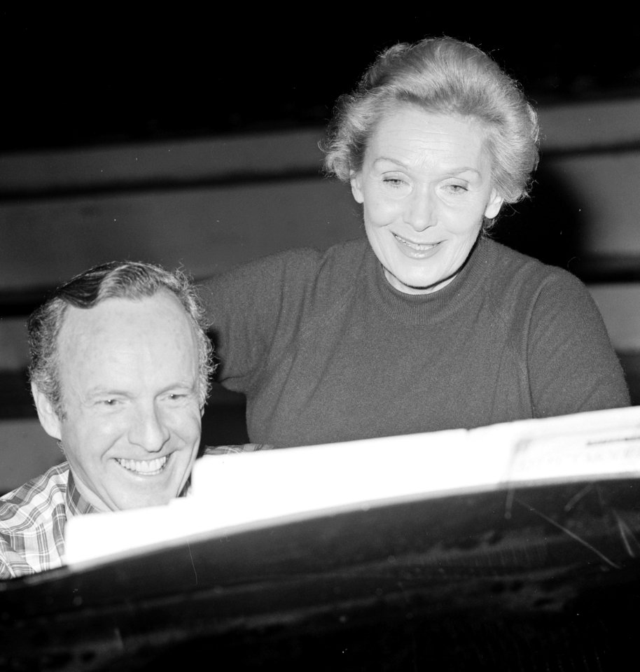 Elisabeth Schwarzkopf in Concertgebouw, Amsterdam (pianist Geoffrey Parsons), Bestanddeelnr 929-0174