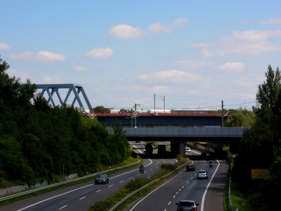 Eisenbahnüberführung und Kreuzungsbauwerk Güterring über die Maximilianallee (B 2) in Leipzig 2017