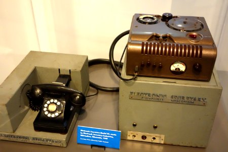 Electronic Secretary Model R1, view 1, made by Electronic Secretary Industries, Milwaukee, Wisconsin, 1949 - Wisconsin Historical Museum - DSC02809