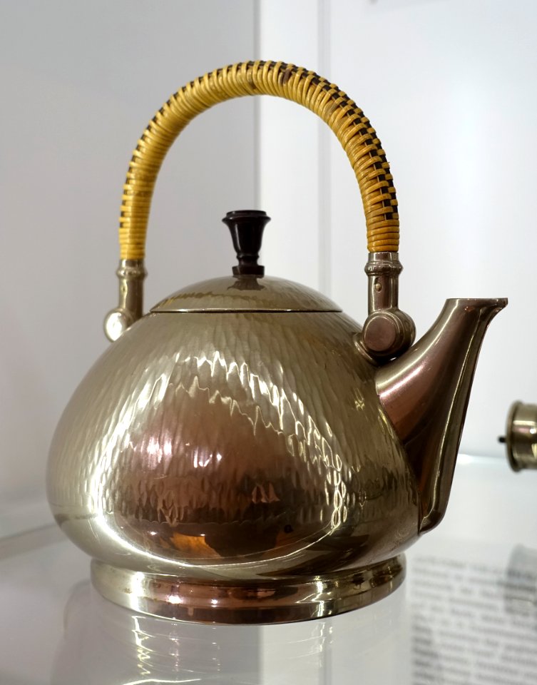 Electric kettle, Model 3381, designed by Peter Behrens, AEG, Berlin, 1907, nickel-plated brass, pewter-plated interior, rattan, wood - Museum für Angewandte Kunst Köln - Cologne, Germany - DSC09633