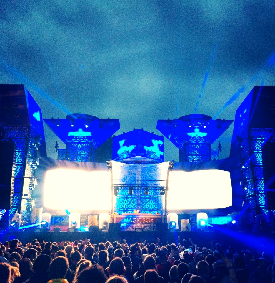 Electronic stage at Tinderbox