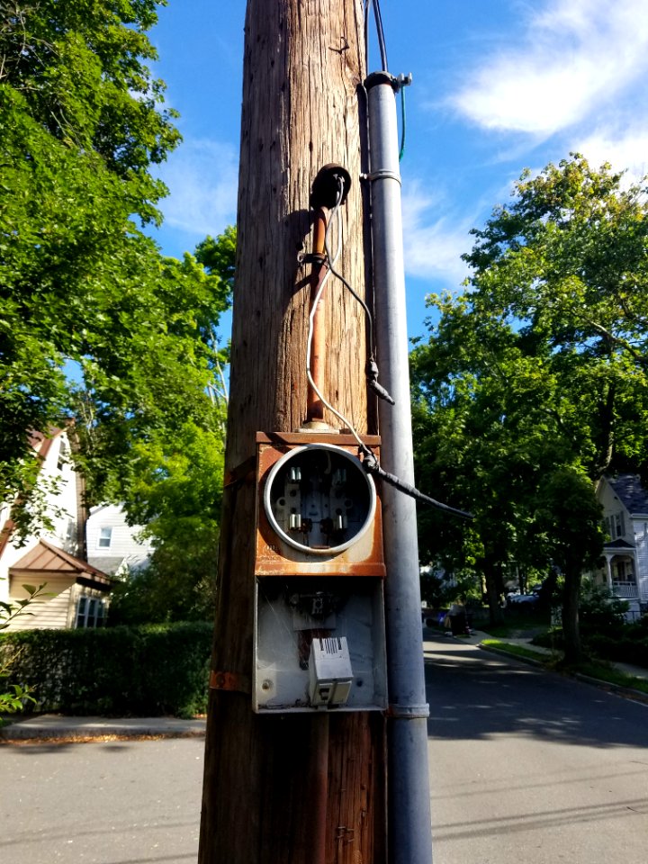 Electrical - Utility pole - Arlington, MA - 20200729 090025