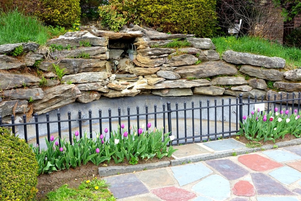 Elizabeth Parker Memorial Park - Westfield, MA - DSC02260