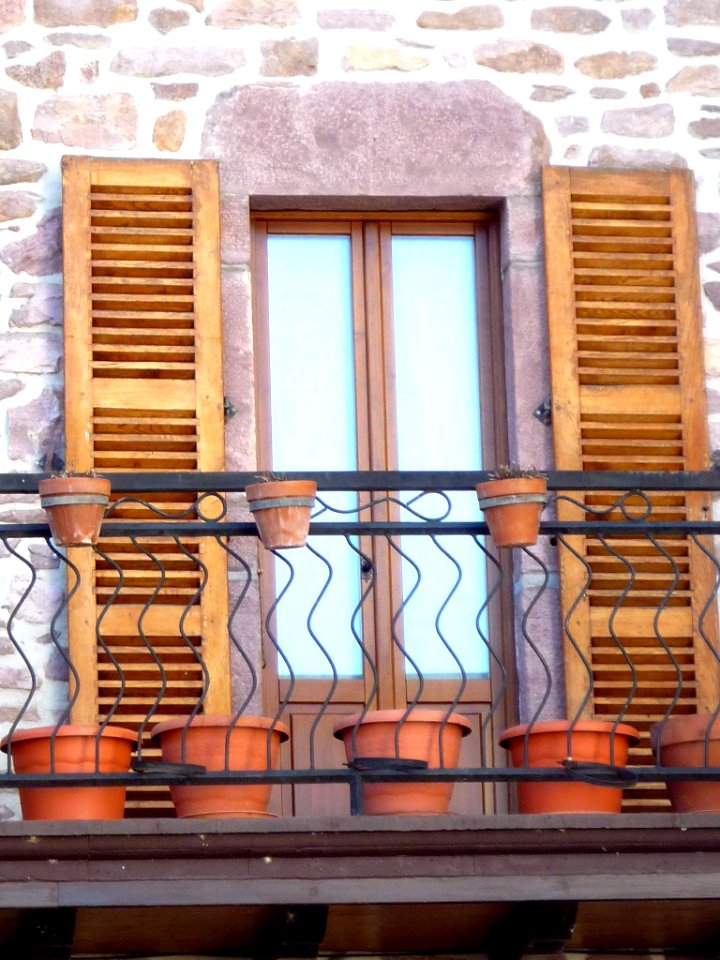 Elizondo (Baztan) - Ventanas y balcones 01