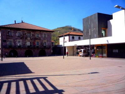 Elizondo (Baztan) - Plaza de los Fueros 4