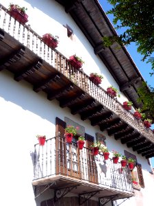 Elizondo (Baztan) - Ventanas y balcones 14