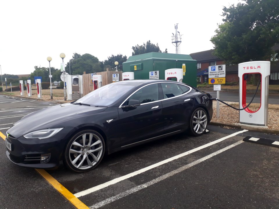 Electric vehicle charging station in Grantham - 3