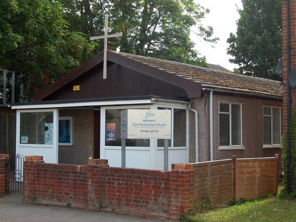 Elim Pentecostal Church, Nutbeem Road, Eastleigh (June 2019) (2)