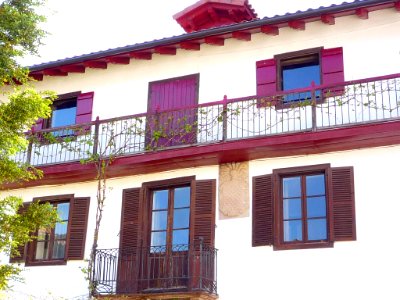 Elizondo (Baztan) - Ventanas y balcones 12