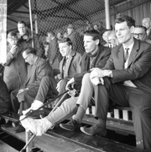 Elinkwijk tegen Blauw-Wit 2-0, op de tribune v.l.n.r. Karel Sulze , Bertus van S, Bestanddeelnr 917-6403
