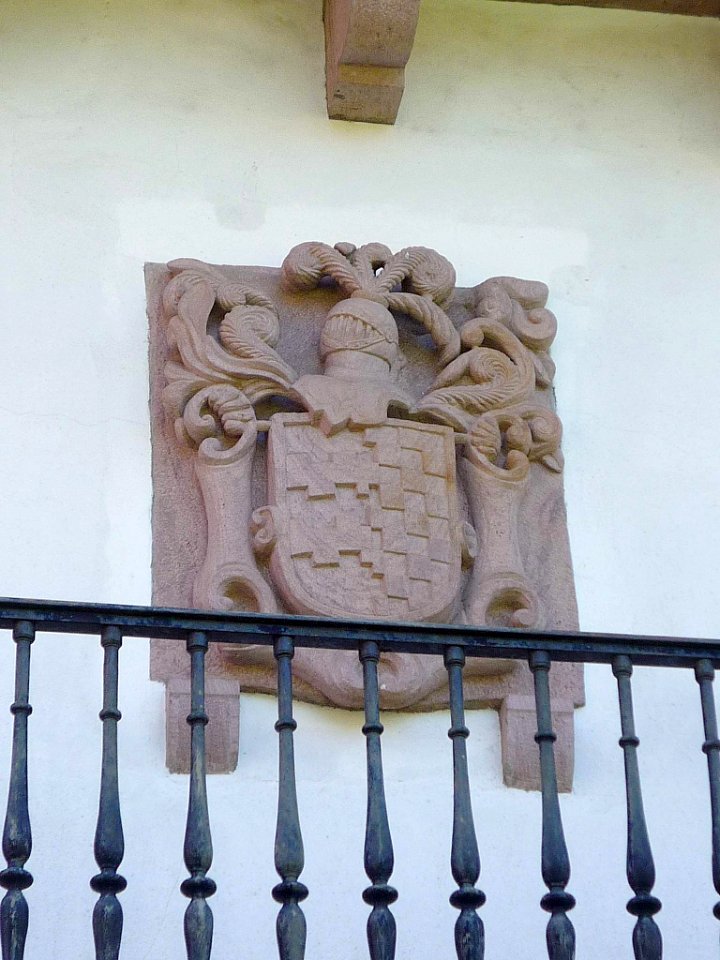 Elizondo (Baztan) - Escudos heráldicos 01