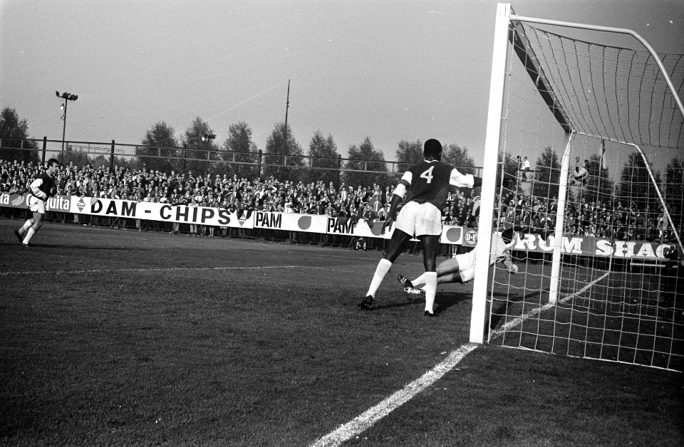 Elinkwijk tegen NEC 1-0., Bestanddeelnr 922-8854