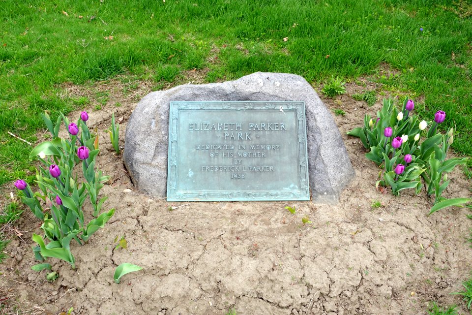 Elizabeth Parker Park Memorial - Elizabeth Parker Memorial Park - Westfield, MA - DSC02255