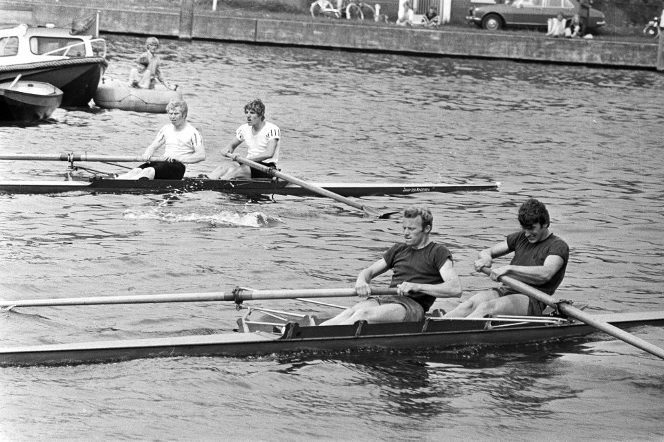 Elite twee zonder stuurman tijdens de sprint, achter winnaar Nereus, vooraan Tac, Bestanddeelnr 924-5806