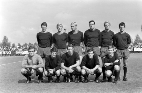 Elinkwijk tegen Haarlem 2-2. Elftal Haarlem (staand vlnr) Wentin, van Duffelen , Bestanddeelnr 920-6870
