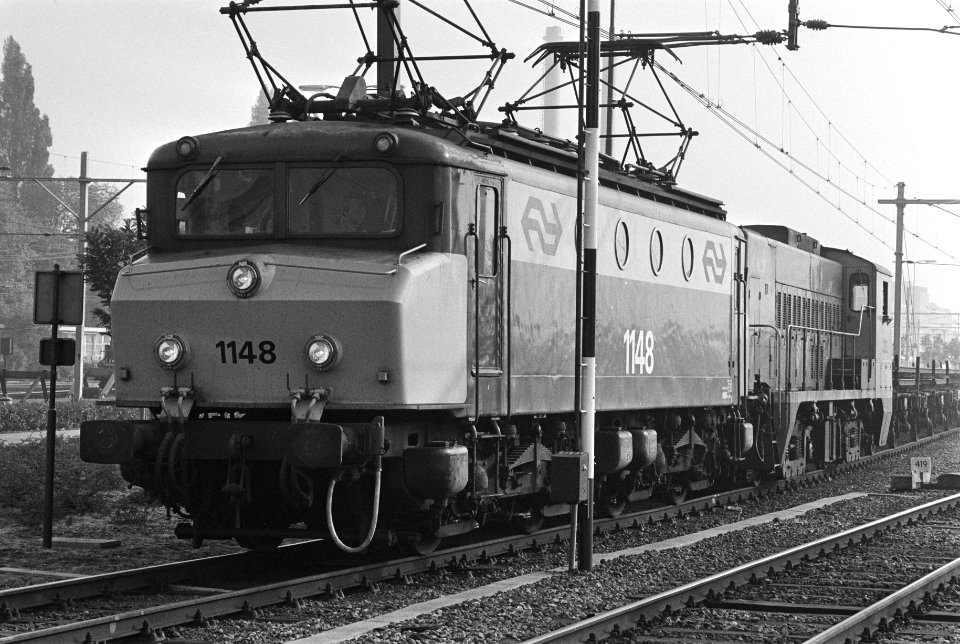 Electrische NS-locomotief uit de serie 1100, Bestanddeelnr 932-3803