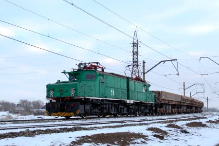 EL21-050 with train